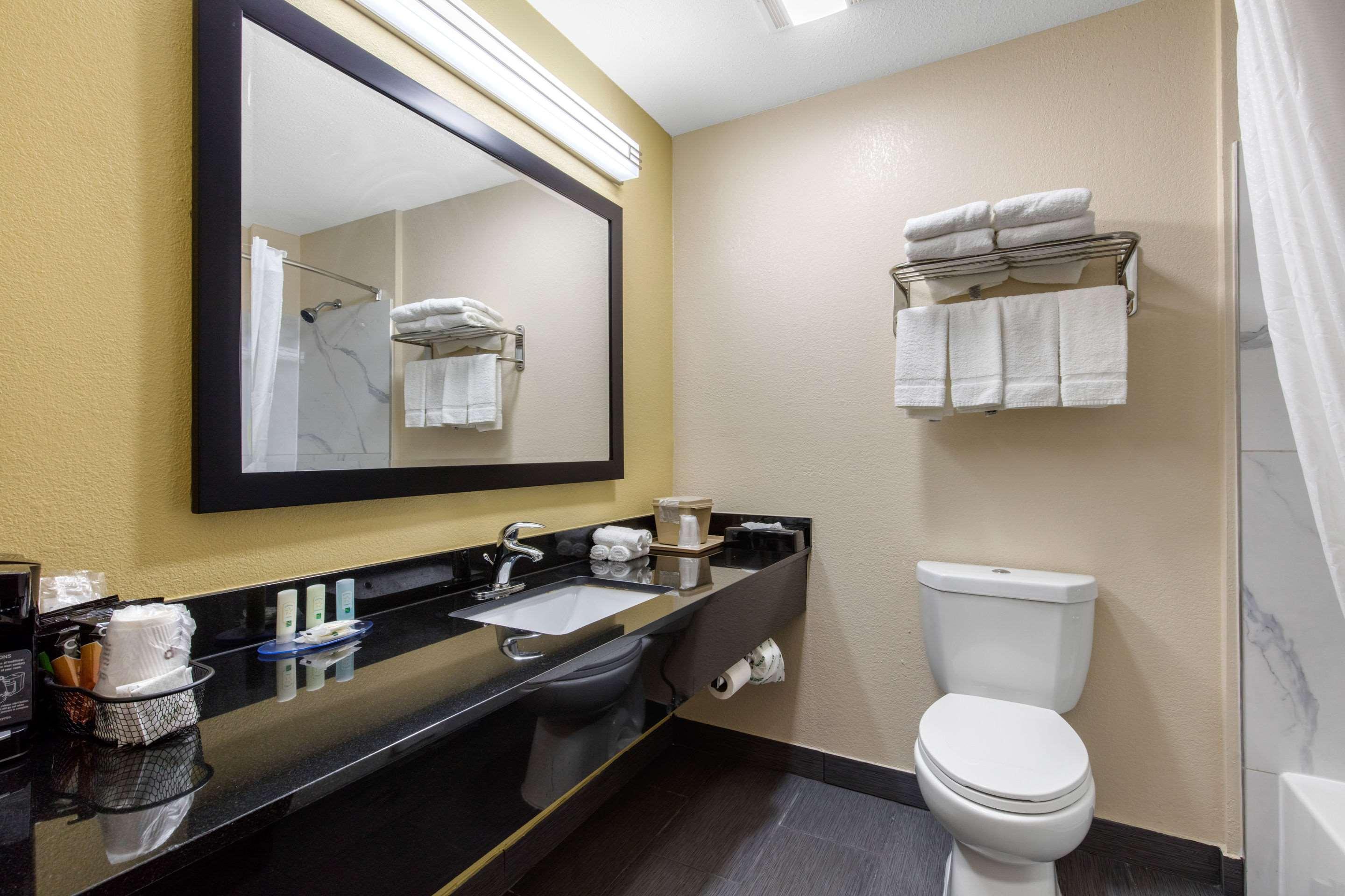 Quality Inn Cadiz المظهر الخارجي الصورة