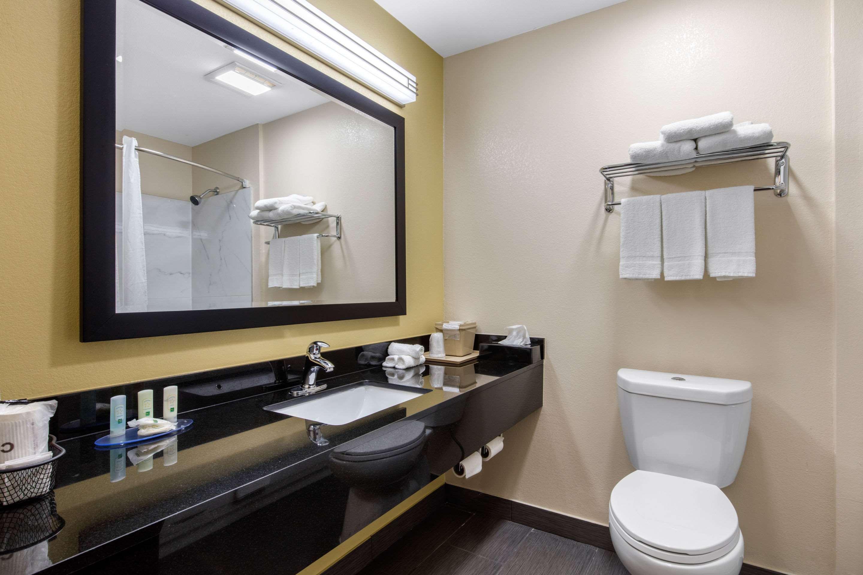Quality Inn Cadiz المظهر الخارجي الصورة