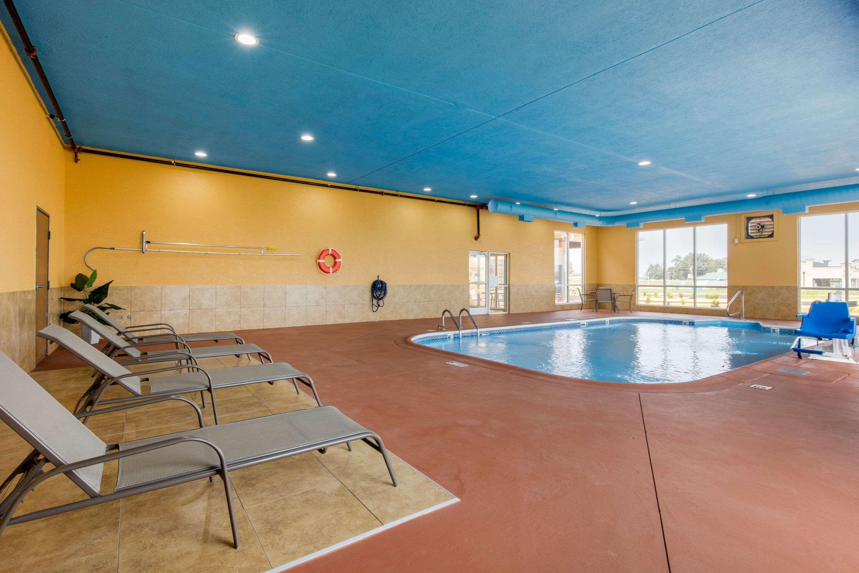 Quality Inn Cadiz المظهر الخارجي الصورة