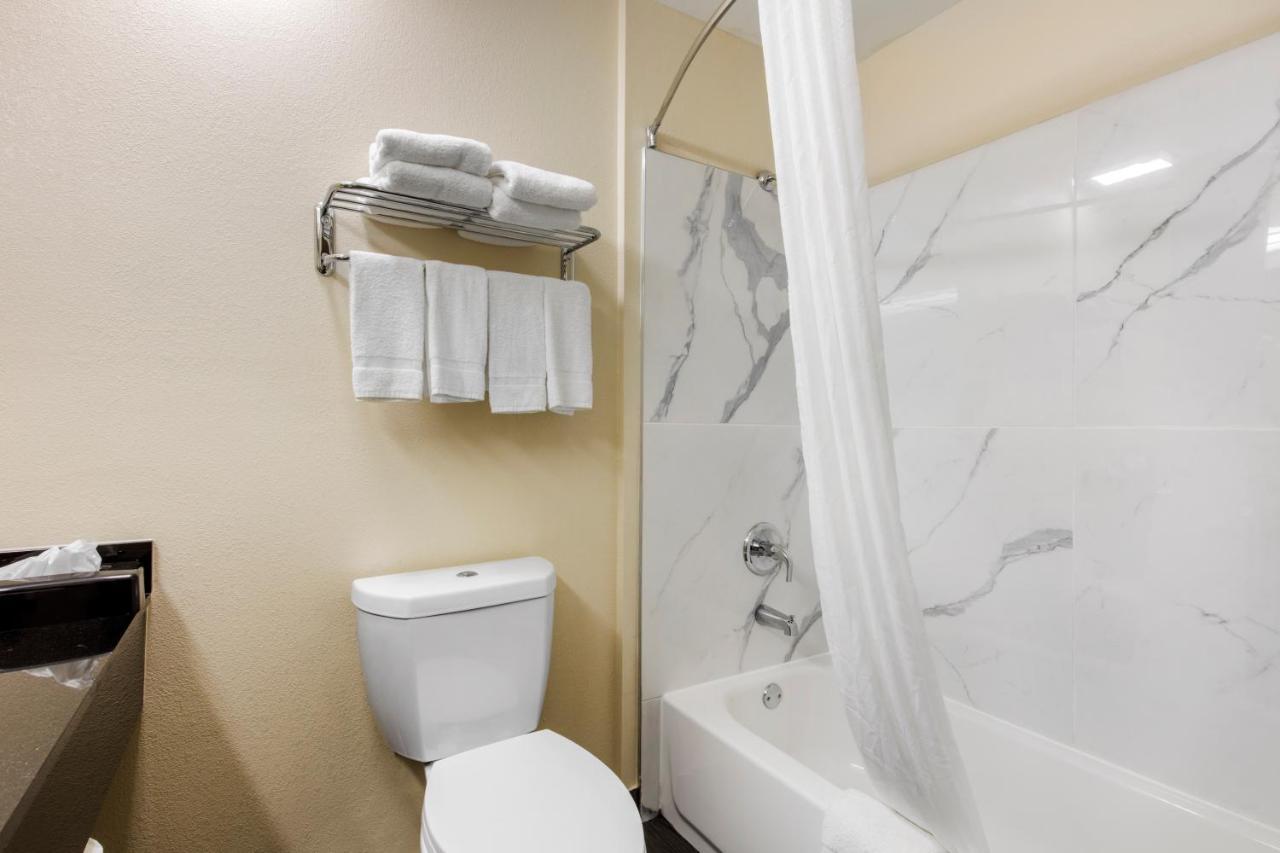 Quality Inn Cadiz المظهر الخارجي الصورة