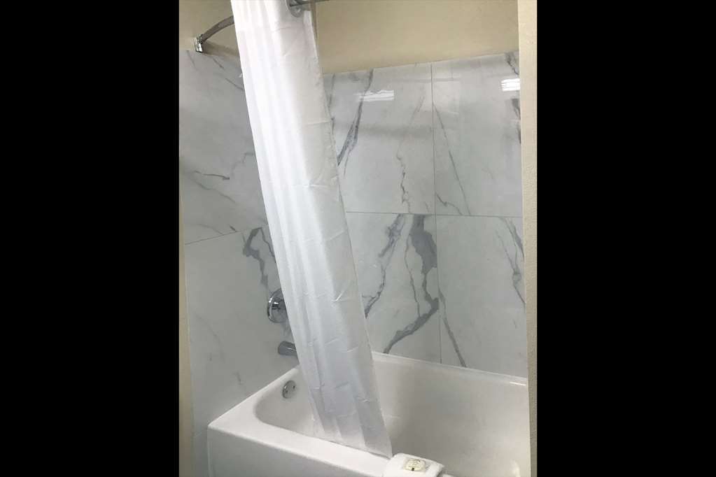 Quality Inn Cadiz الغرفة الصورة